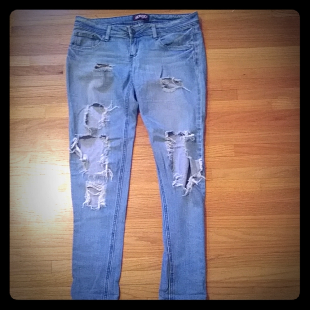 BONGO Distressed Destroyed Light Wash Denim Jeans